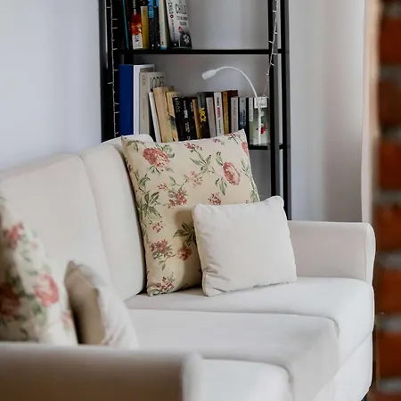 With Parking And Garden Near The Pge Stadium In By Renters Appartement *