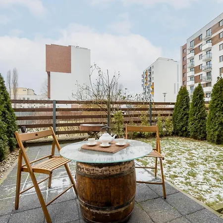 With Parking And Garden Near The Pge Stadium In By Renters * Warszawa