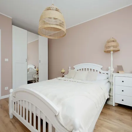 With Parking And Garden Near The Pge Stadium In By Renters Lägenhet *